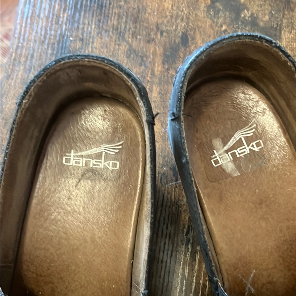 Dansko Black Professional Clogs with Sturdy Sole - Picture 4 of 5